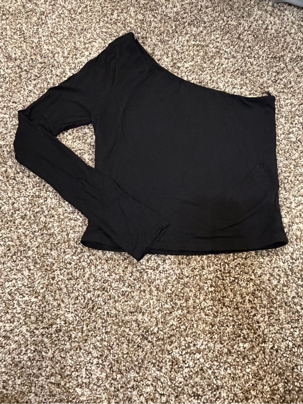 One shoulder top